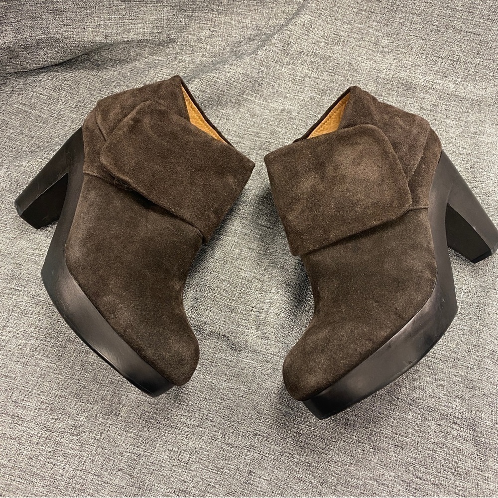 Sutro Seal of the Sutro San Francisco heeled booties leather suede womens shoes - Picture 3 of 10